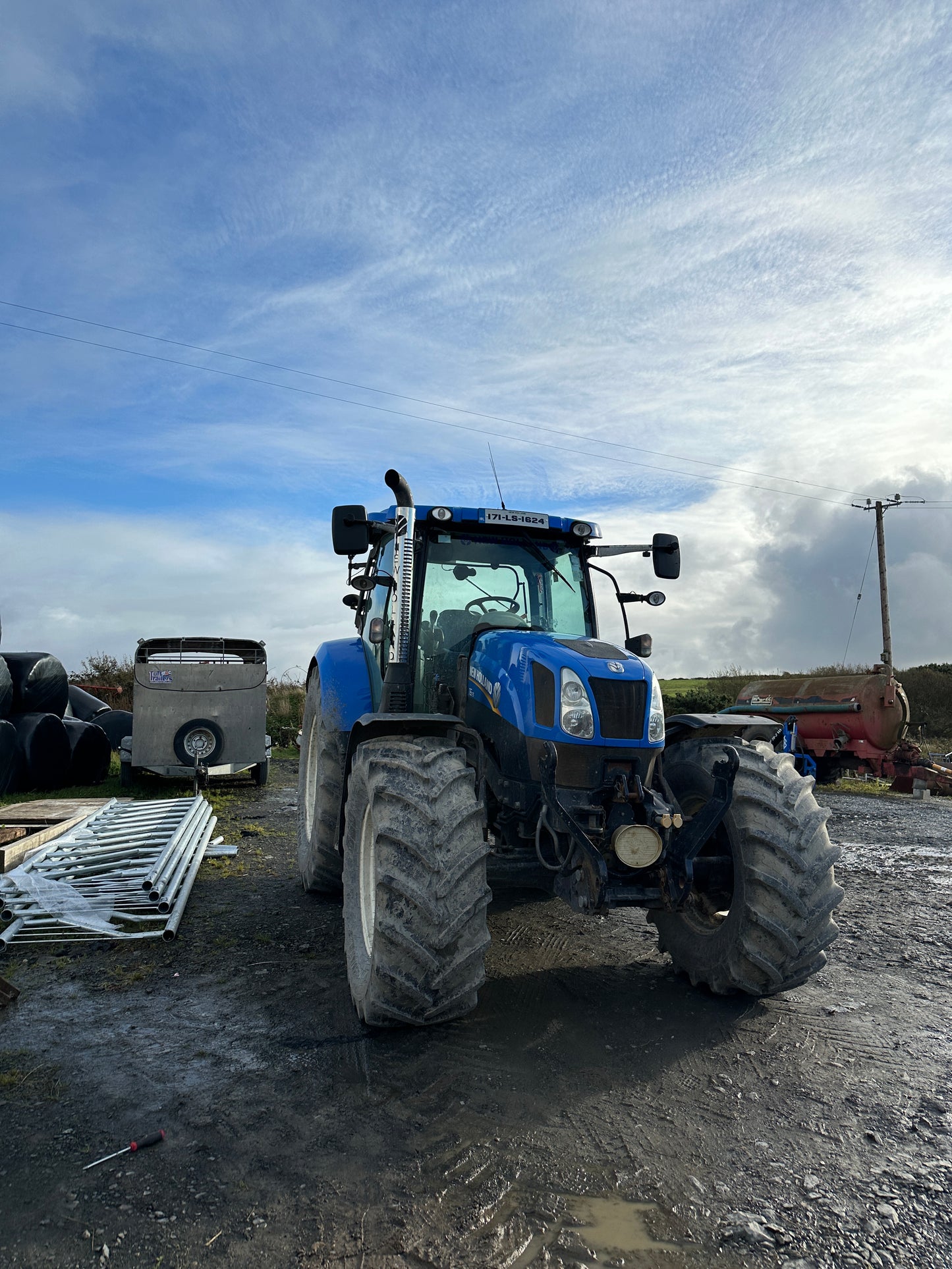 T6 New Holland Exhaust Guard